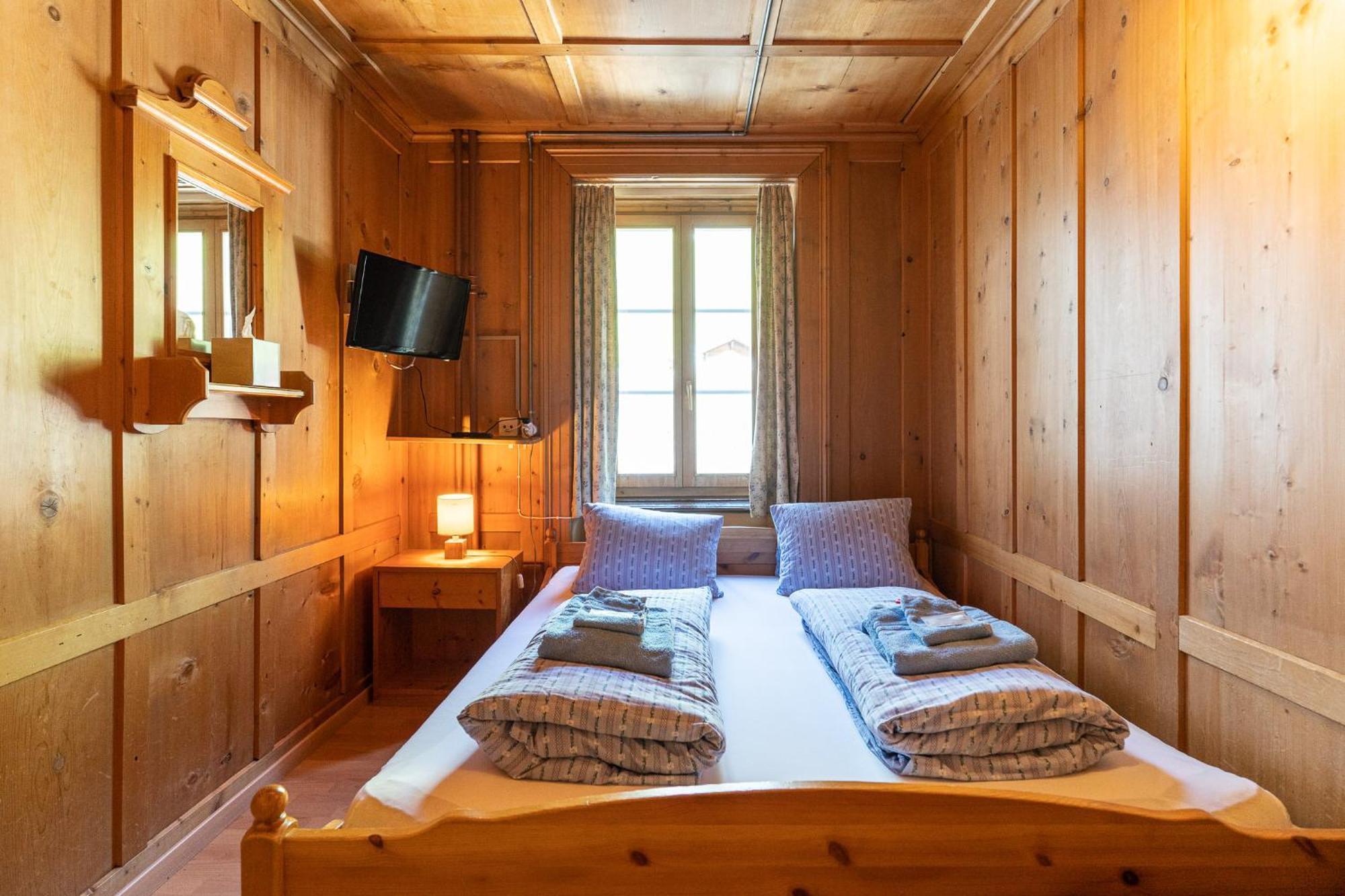 Gasthaus Edelweiss Vals Bagian luar foto