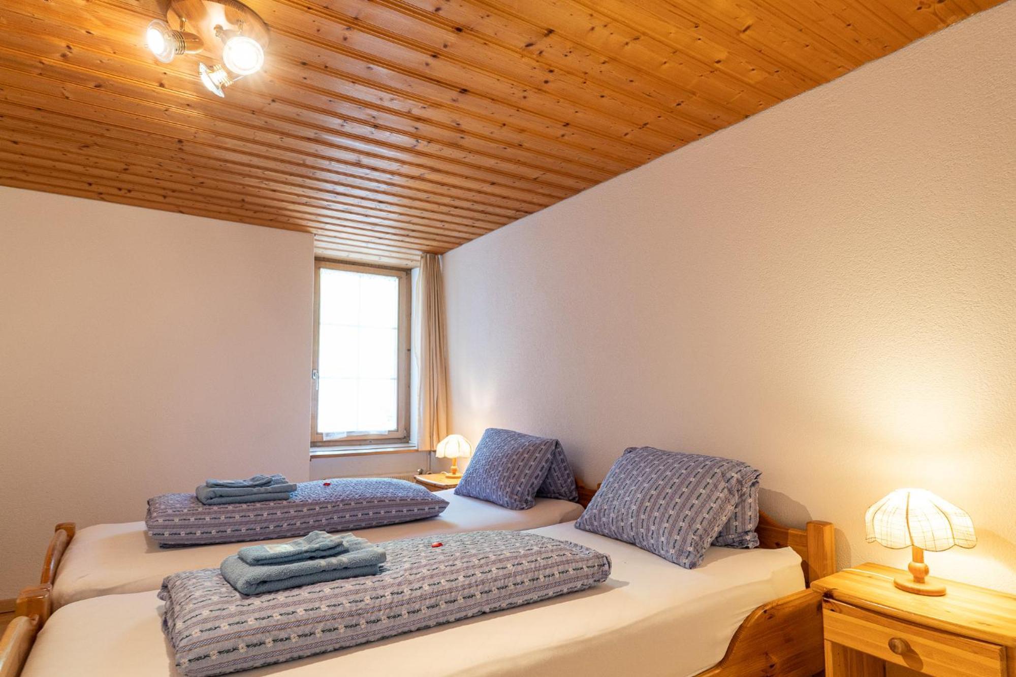 Gasthaus Edelweiss Vals Bagian luar foto