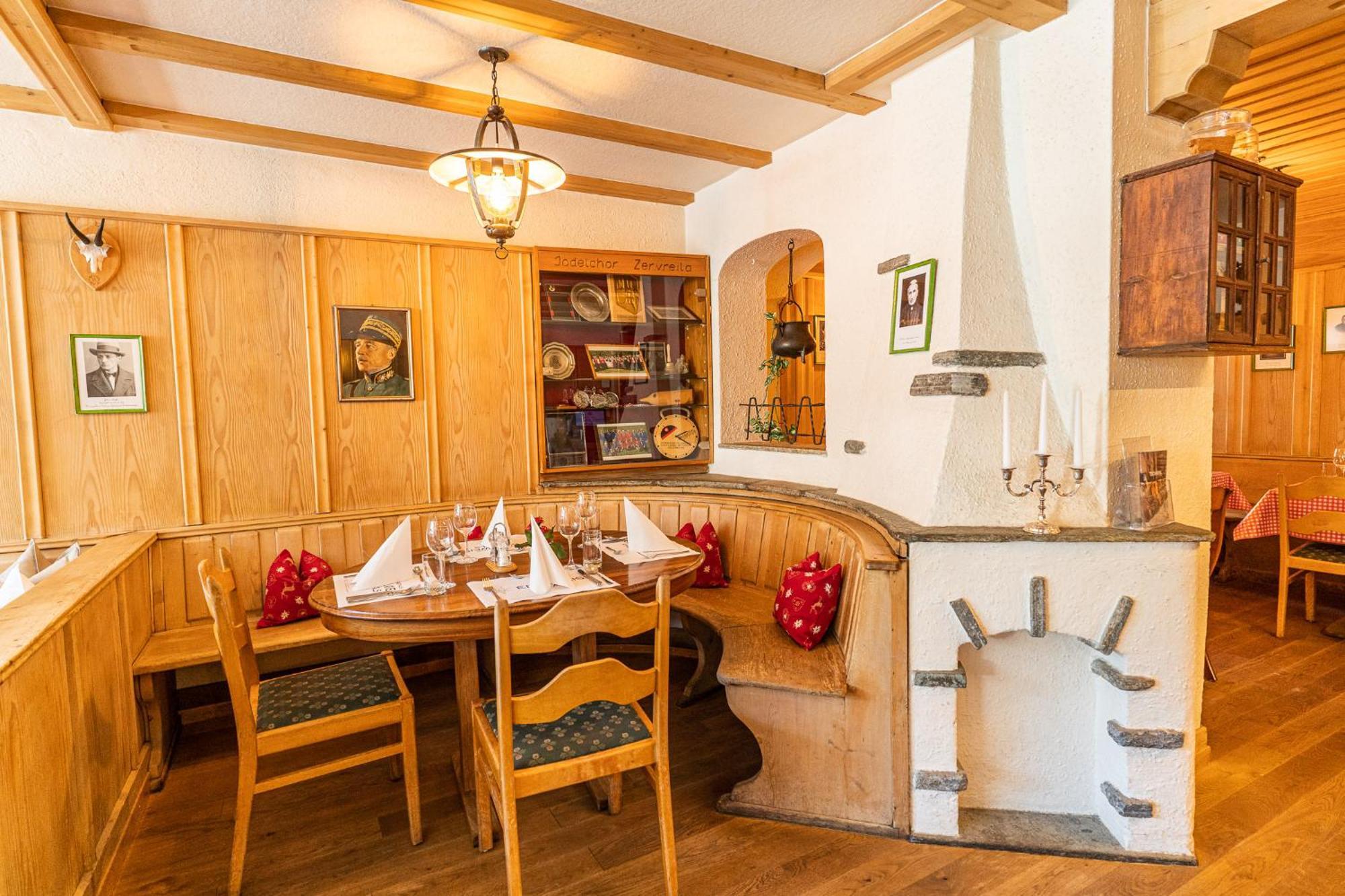 Gasthaus Edelweiss Vals Bagian luar foto