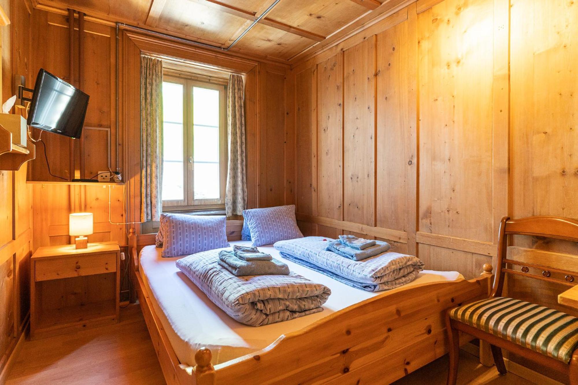 Gasthaus Edelweiss Vals Bagian luar foto
