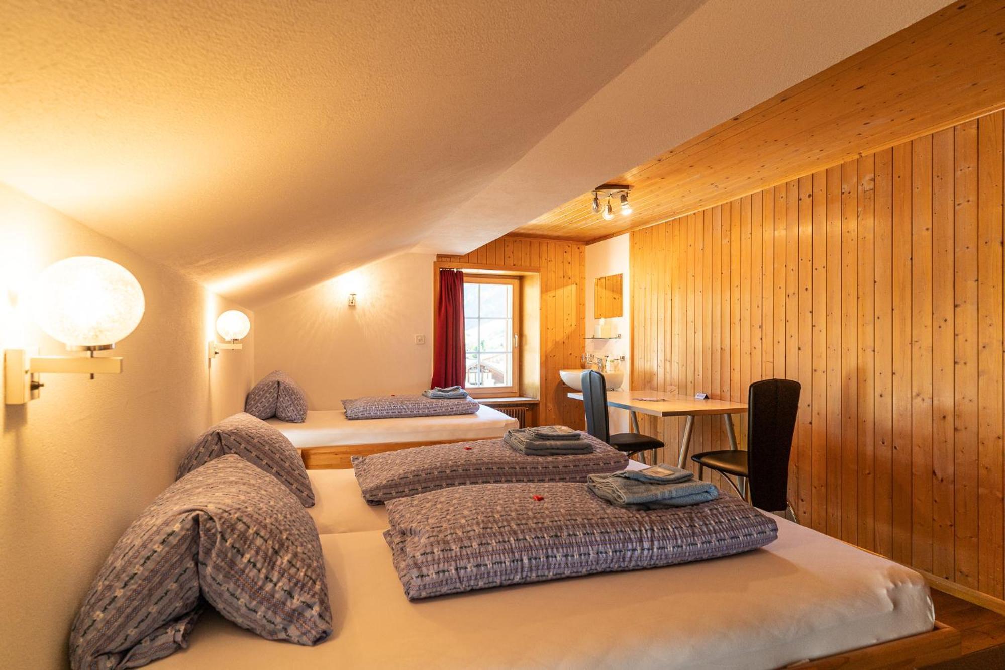 Gasthaus Edelweiss Vals Bagian luar foto